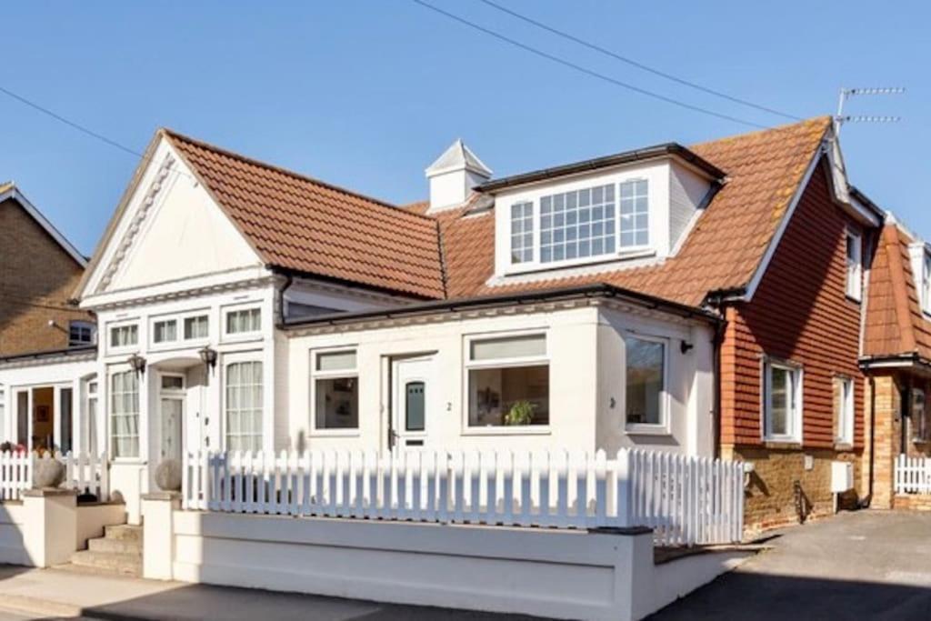 May Cottage - Heart Of Vibrant Village & 10 Mins Walk To Beach Milford on Sea Exterior foto